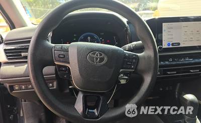 2025 Toyota Camry LE - zdjęcie 11 z 22 - miniatura