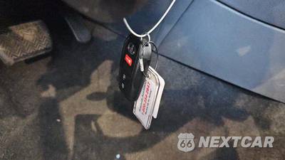 2026 Toyota Corolla Cross LE - zdjęcie 19 z 23 - miniatura