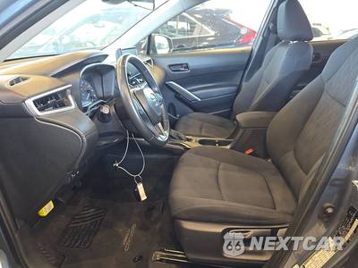 2025 Toyota Corolla Cross LE - zdjęcie 7 z 27 - miniatura
