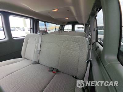 2025 Chevrolet Express 3500 Passenger Van LT 1LT 155.1" WB - zdjęcie 13 z 30 - miniatura