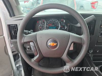 2025 Chevrolet Express 3500 Passenger Van LT 1LT 155.1" WB - zdjęcie 10 z 30 - miniatura