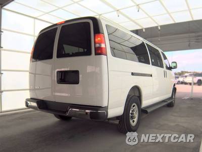 2025 Chevrolet Express 3500 Passenger Van LT 1LT 155.1" WB - zdjęcie 4 z 30 - miniatura