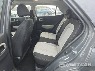 2025 Hyundai Venue SEL - zdjęcie 13 z 29 - miniatura