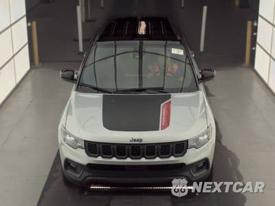 2025 Jeep Compass Trailhawk - zdjęcie 2 z 30 - miniatura