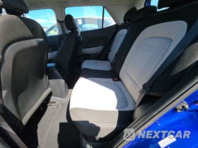 2025 Hyundai Venue SEL - zdjęcie 13 z 29 - miniatura