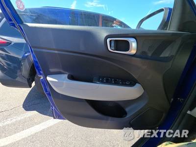 2025 Hyundai Venue SEL - zdjęcie 9 z 29 - miniatura
