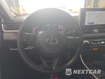2025 Toyota RAV4 LE - zdjęcie 10 z 41 - miniatura