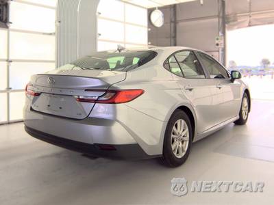 2026 Toyota Camry LE - zdjęcie 4 z 26 - miniatura