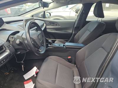 2025 Toyota Prius LE - zdjęcie 7 z 26 - miniatura