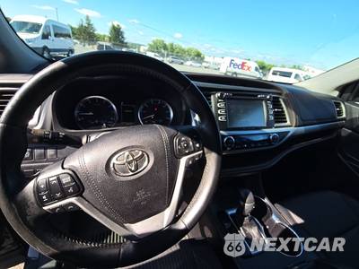 2017 Toyota Highlander LE Plus - zdjęcie 16 z 27 - miniatura