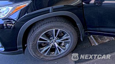 2017 Toyota Highlander LE Plus - zdjęcie 7 z 27 - miniatura
