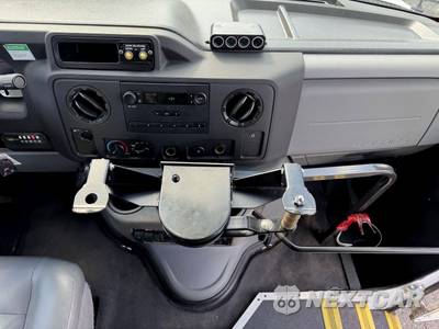 2014 Ford Super Duty E-350 Commercial Cargo Van 138.0" WB - zdjęcie 25 z 50 - miniatura