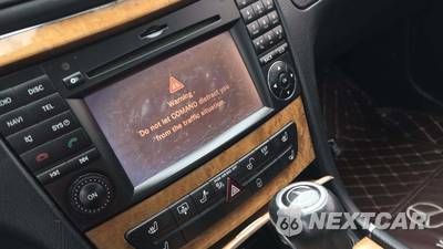 2009 Mercedes-Benz E 550 Sedan - zdjęcie 29 z 48 - miniatura