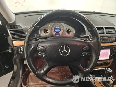 2009 Mercedes-Benz E 550 Sedan - zdjęcie 10 z 48 - miniatura