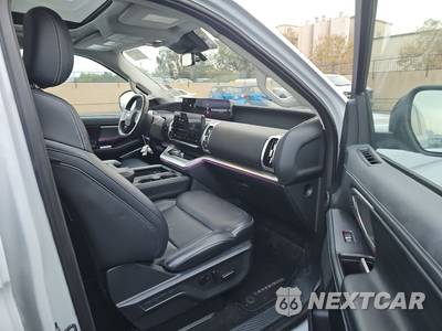 2025 Ford Expedition Platinum - zdjęcie 8 z 32 - miniatura