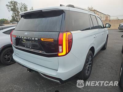 2025 Ford Expedition Platinum - zdjęcie 4 z 32 - miniatura