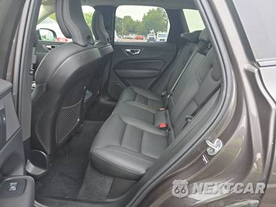 2025 Volvo XC60 B5 Plus - zdjęcie 13 z 24 - miniatura