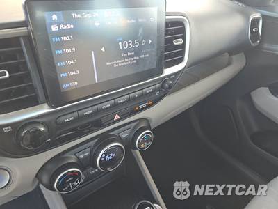2025 Hyundai Venue SEL - zdjęcie 11 z 23 - miniatura
