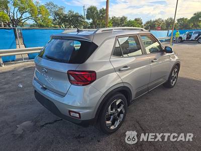 2025 Hyundai Venue SEL - zdjęcie 4 z 23 - miniatura