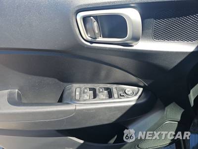 2025 Hyundai Venue SEL - zdjęcie 9 z 20 - miniatura