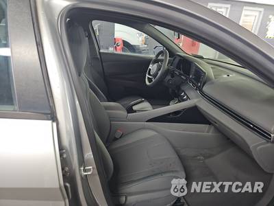 2021 Hyundai Elantra SE - zdjęcie 8 z 33 - miniatura