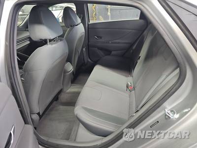 2021 Hyundai Elantra SE - zdjęcie 13 z 33 - miniatura