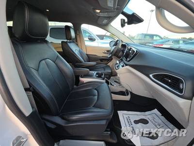 2024 Chrysler Pacifica Touring L 121.6" WB - zdjęcie 8 z 32 - miniatura