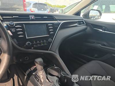 2018 Toyota Camry LE - zdjęcie 11 z 18 - miniatura