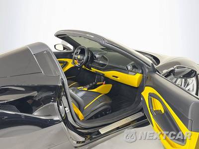 2021 Ferrari F8 Spider Convertible - zdjęcie 26 z 40 - miniatura
