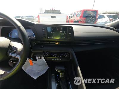 2025 Hyundai Elantra SEL Sport - zdjęcie 11 z 18 - miniatura