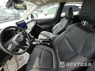 2025 Toyota Corolla Cross XLE - zdjęcie 7 z 19 - miniatura