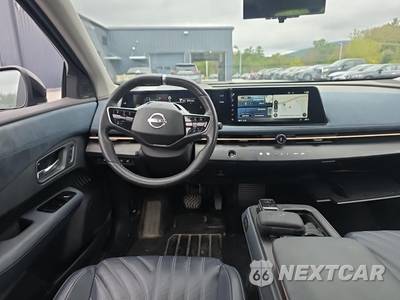 2024 Nissan Ariya PLATINUM+ e-4ORCE w/20" Wheels - zdjęcie 19 z 30 - miniatura