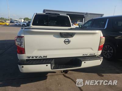 2017 Nissan TITAN SV Crew Cab Short Bed - zdjęcie 5 z 28 - miniatura