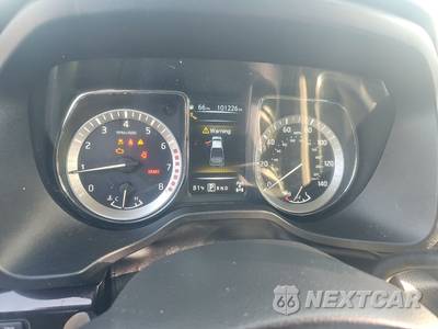 2017 Nissan TITAN SV Crew Cab Short Bed - zdjęcie 12 z 28 - miniatura