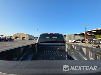 2025 Ford Super Duty F-250 Lariat Crew Cab Medium Bed - zdjęcie 16 z 23 - miniatura