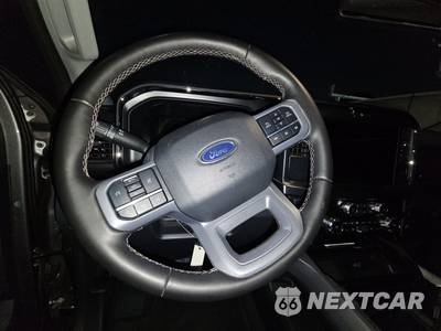 2025 Ford Super Duty F-250 Lariat Crew Cab Medium Bed - zdjęcie 10 z 19 - miniatura