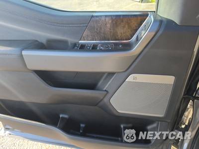 2025 Ford Super Duty F-250 Lariat Crew Cab Medium Bed - zdjęcie 9 z 23 - miniatura