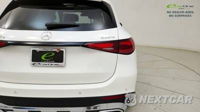 2025 Mercedes-Benz GLC 350e - zdjęcie 28 z 50 - miniatura