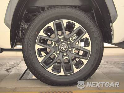 2026 Toyota Tundra Limited Crew Cab Short Bed - zdjęcie 12 z 24 - miniatura