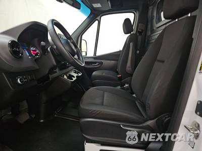 2025 Mercedes-Benz Sprinter 2500 Cargo Van Standard Roof 144.0" WB - zdjęcie 7 z 19 - miniatura