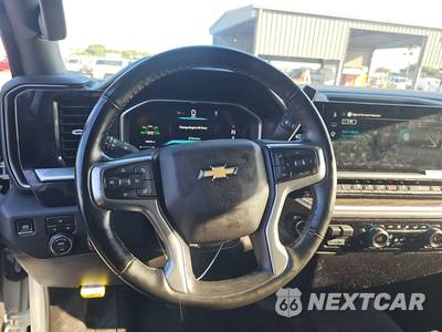 2026 Chevrolet Silverado 2500HD LT Crew Cab Short Bed 1LT - zdjęcie 10 z 23 - miniatura