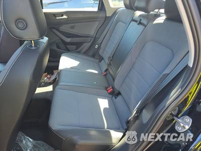 2026 Volkswagen Jetta SE - zdjęcie 13 z 19 - miniatura