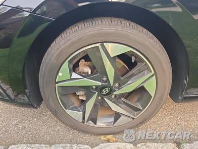2023 Hyundai Elantra Limited - zdjęcie 17 z 60 - miniatura
