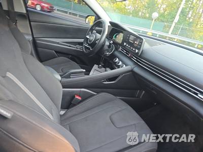 2026 Hyundai Elantra SE - zdjęcie 8 z 23 - miniatura
