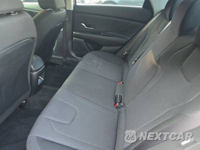 2026 Hyundai Elantra SE - zdjęcie 13 z 23 - miniatura