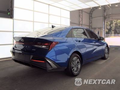 2025 Hyundai Elantra Hybrid Blue - zdjęcie 4 z 27 - miniatura