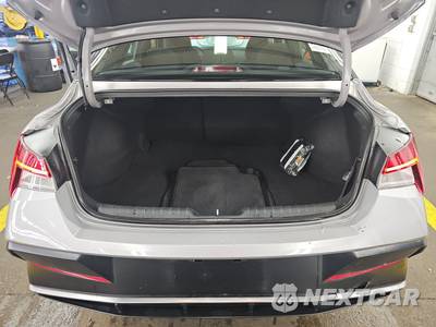 2026 Hyundai Elantra SEL Sport Premium - zdjęcie 16 z 22 - miniatura