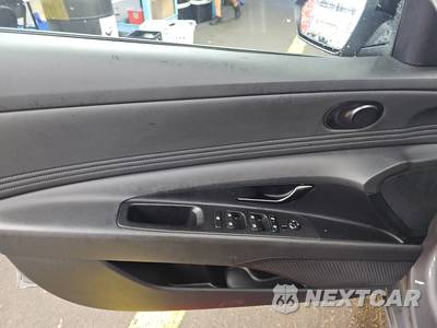 2026 Hyundai Elantra SEL Sport Premium - zdjęcie 9 z 22 - miniatura