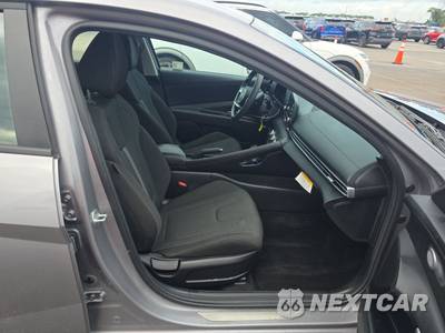 2025 Hyundai Elantra SE - zdjęcie 8 z 28 - miniatura