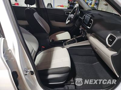 2026 Hyundai Venue SEL - zdjęcie 8 z 33 - miniatura